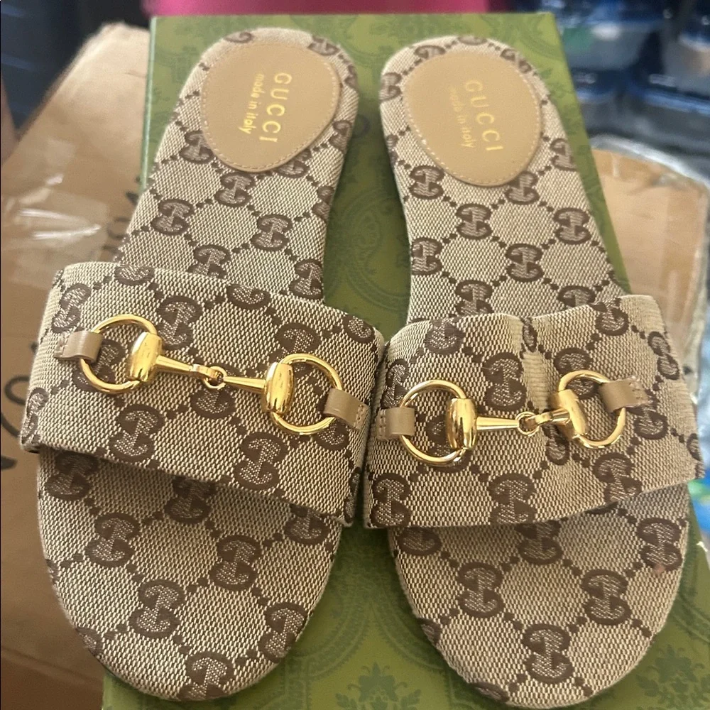 Gucci Beige and Gold Women's Slippers - Picture 4 of 6